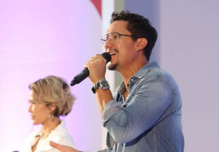 Maliq & D'Essentials Sukses Tutup Fimela Fest 2019 dengan Meriah