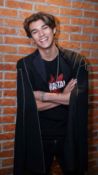 Jeff Smith Diringkus