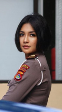 Beraksi di Kelab Malam